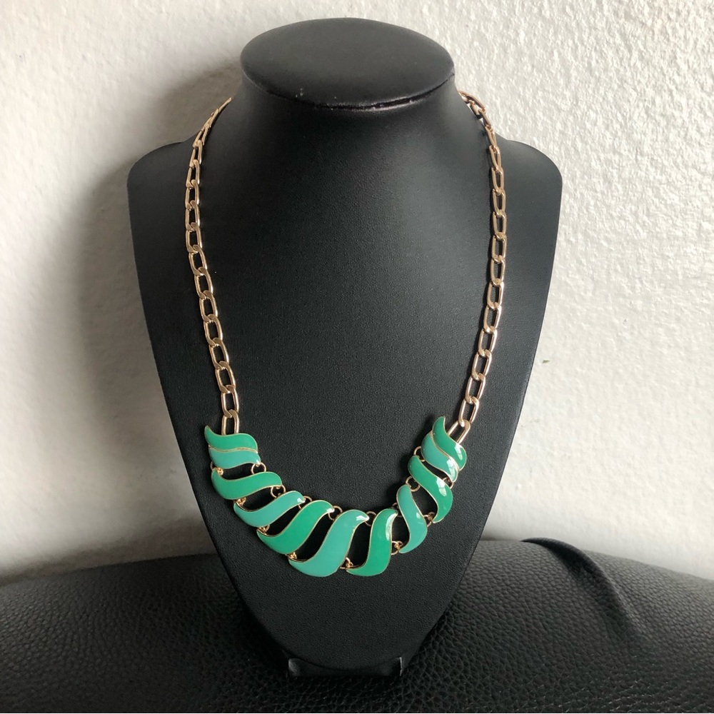 Forever 21 Green Statement Necklace
